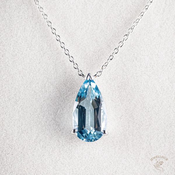 Santa Maria Aquamarine necklace